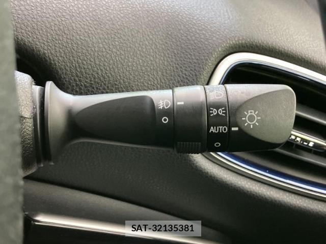Toyota PRIUS 2019-08 8653546-17