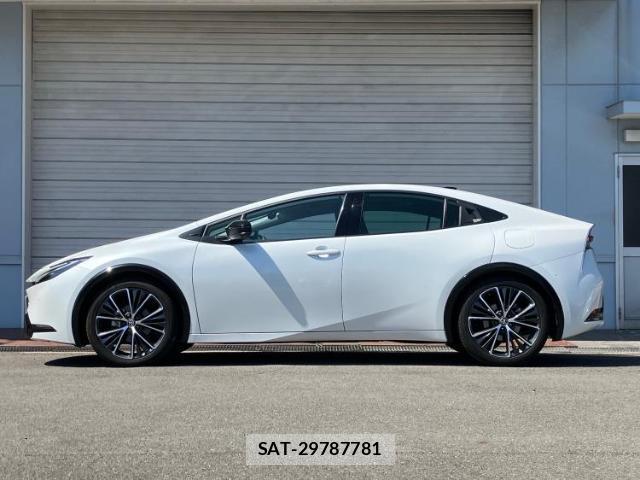 Toyota PRIUS 2024-04 8653599-1