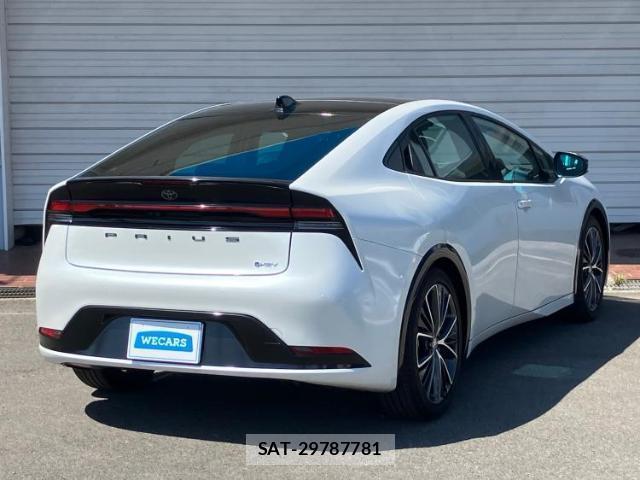 Toyota PRIUS 2024-04 8653599-2