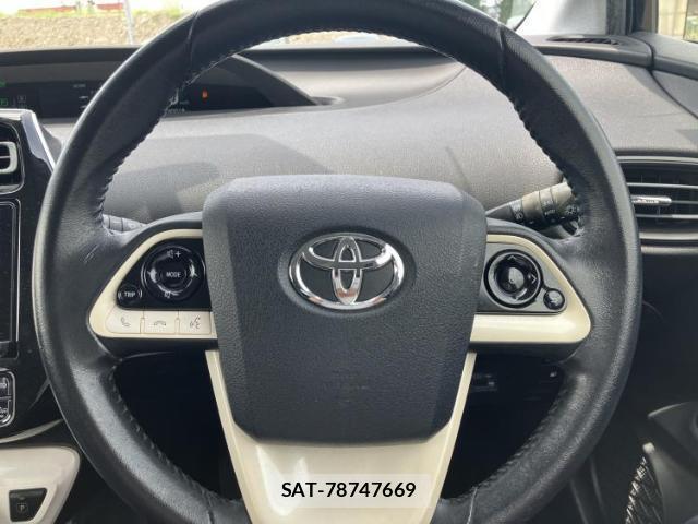 Toyota PRIUS 2017-06 8653696-13