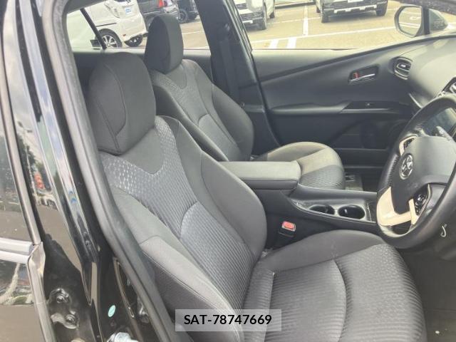 Toyota PRIUS 2017-06 8653696-3