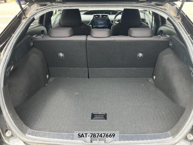 Toyota PRIUS 2017-06 8653696-5