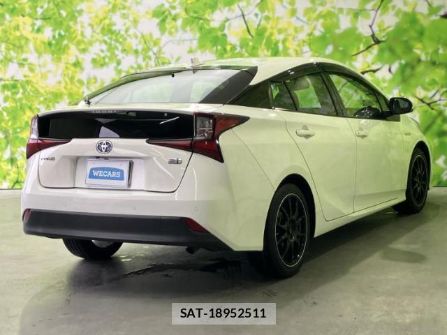 Toyota PRIUS 2019-08 8653720-2