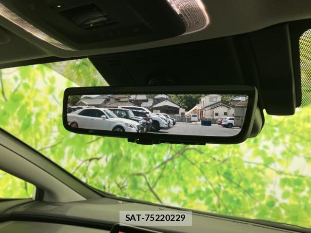 Toyota PRIUS 2023-02 8653750-14