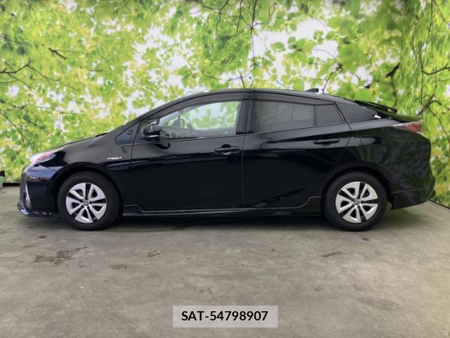 Toyota PRIUS 2018-03 8653770-1