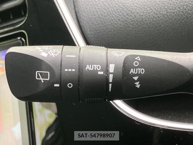 Toyota PRIUS 2018-03 8653770-15