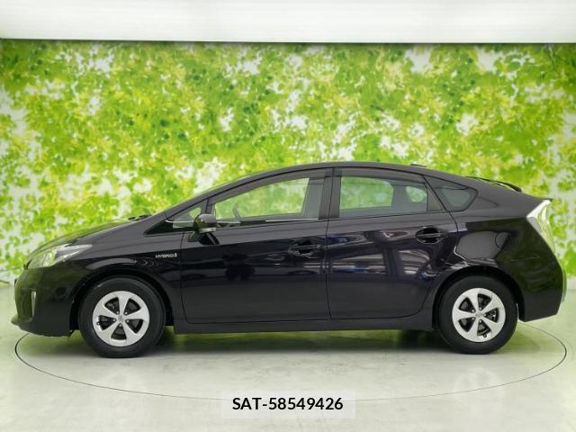 Toyota PRIUS 2012-08 8653791-1