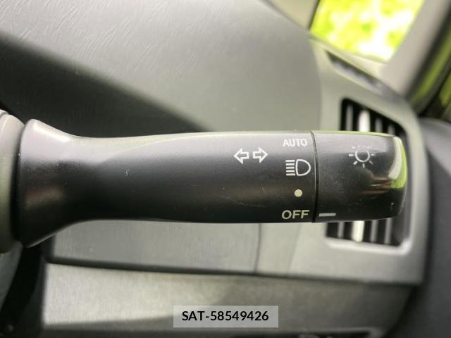 Toyota PRIUS 2012-08 8653791-10
