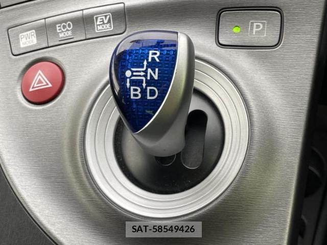 Toyota PRIUS 2012-08 8653791-12