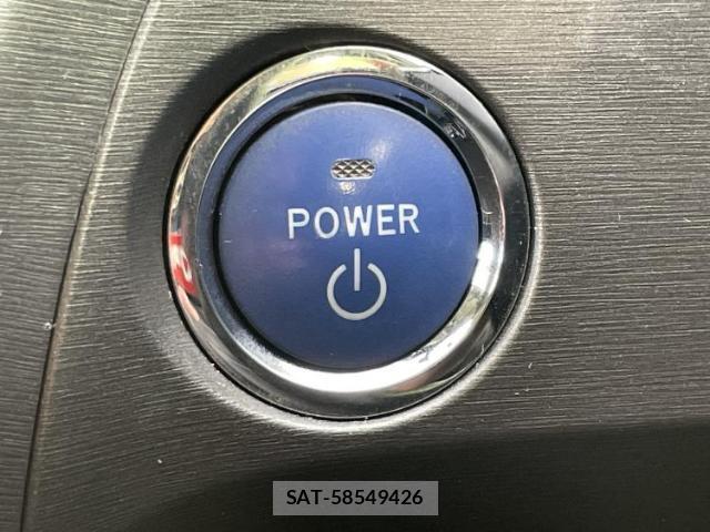 Toyota PRIUS 2012-08 8653791-14