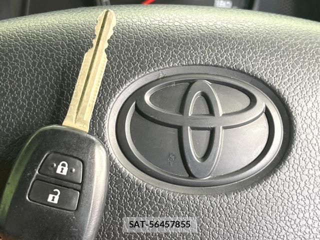 Toyota PROBOX 2019-03 8647873-5