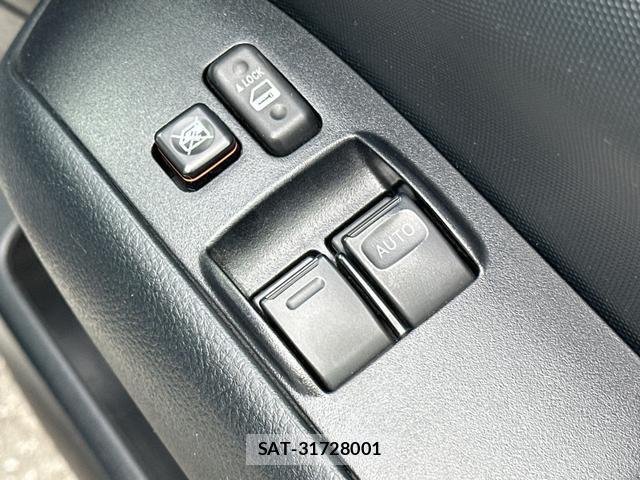 Toyota PROBOX 2023-08 8649909-17