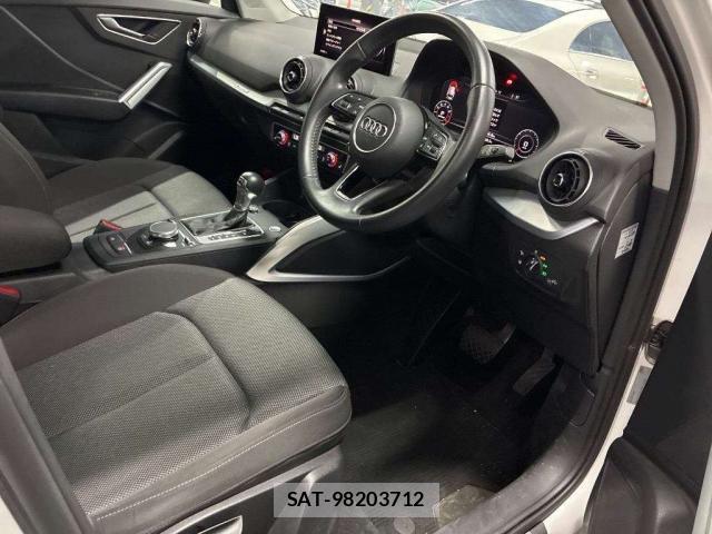 Audi Q2 2018-09 8648984-11