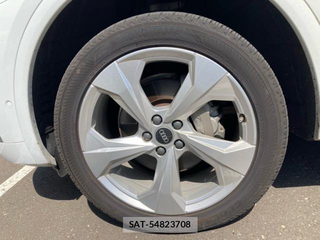 Audi Q5 2022-08 8648408-12
