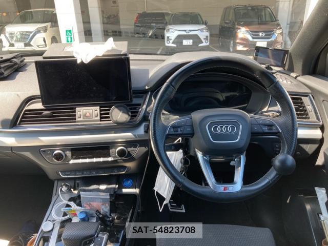 Audi Q5 2022-08 8648408-18