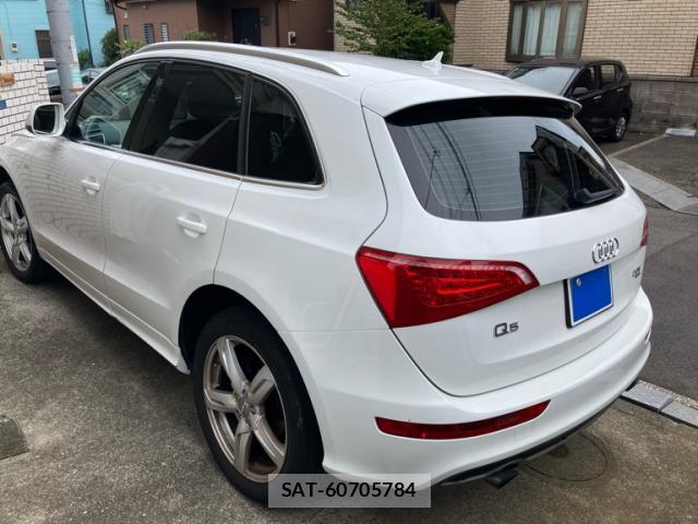 Audi Q5 2011-11 8648519-4