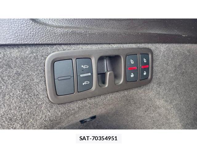 Audi Q7 2018-10 8649668-13