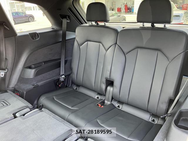 Audi Q7 2018-09 8651856-15