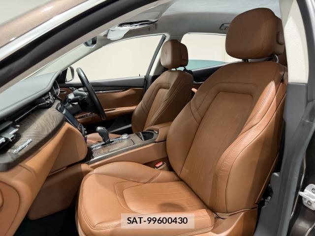 Maserati QUATTROPORTE 2017-08 8647621-4