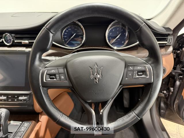 Maserati QUATTROPORTE 2017-08 8647621-6