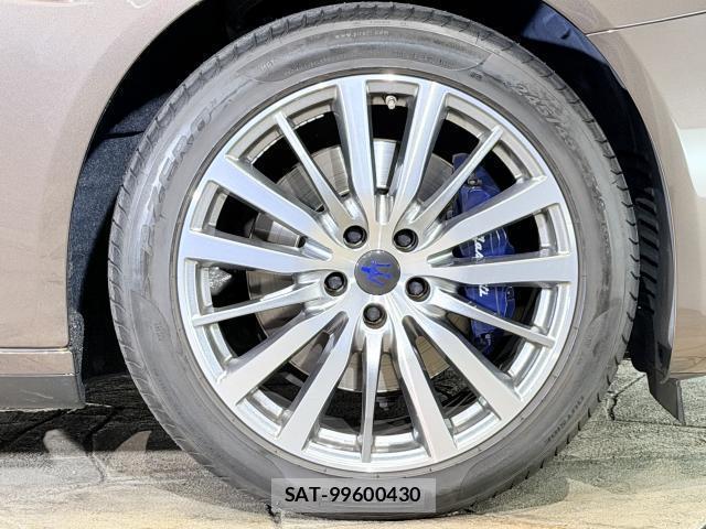 Maserati QUATTROPORTE 2017-08 8647621-8
