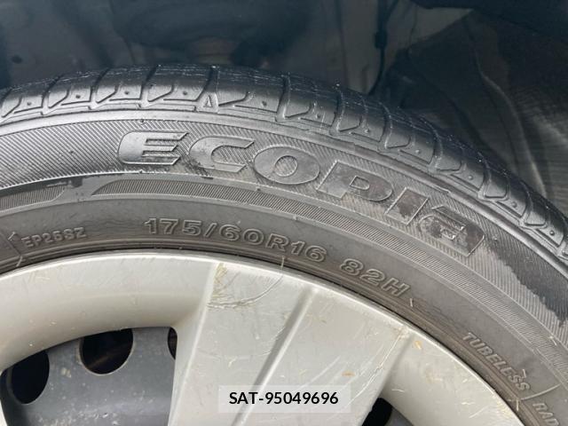 Toyota RACTIS 2015-09 8648491-3