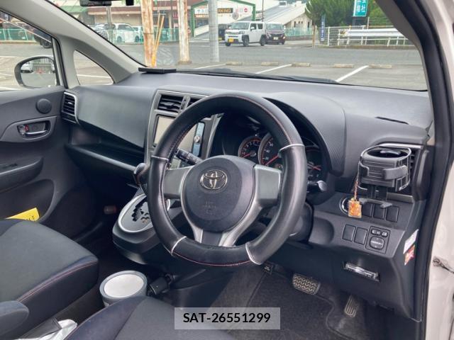 Toyota RACTIS 2011-10 8652877-14