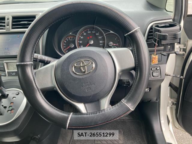 Toyota RACTIS 2011-10 8652877-15