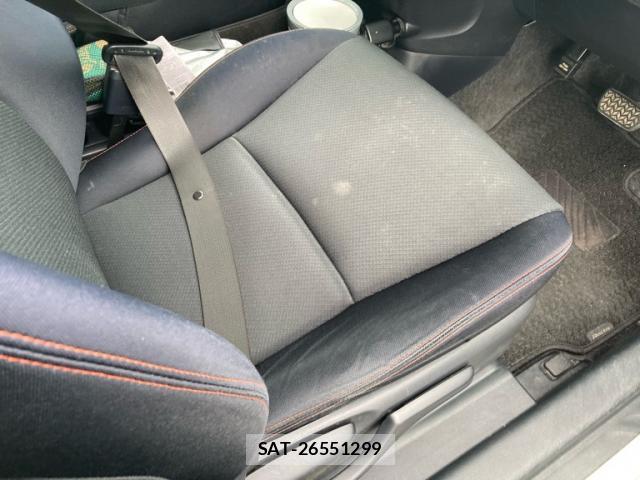 Toyota RACTIS 2011-10 8652877-17