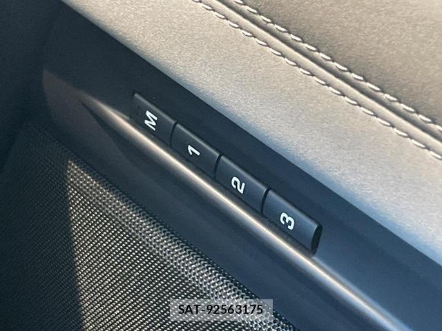 Land Rover RANGE ROVER EVOQUE 2022-09 8652285-6