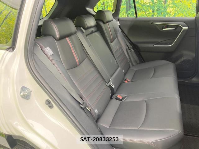 Toyota RAV4 PHV 2020-10 8648756-8