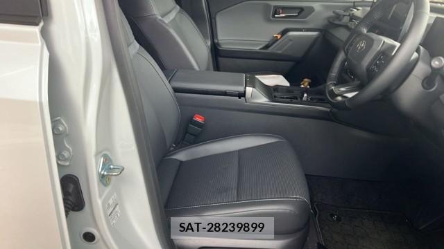 Toyota RAV4 PHV 2026-04 8651302-5