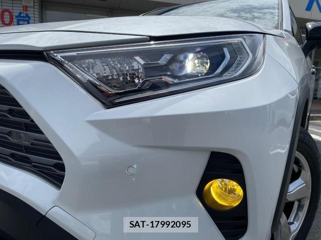 Toyota RAV4 2021-08 8646858-10