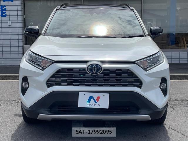 Toyota RAV4 2021-08 8646858-12