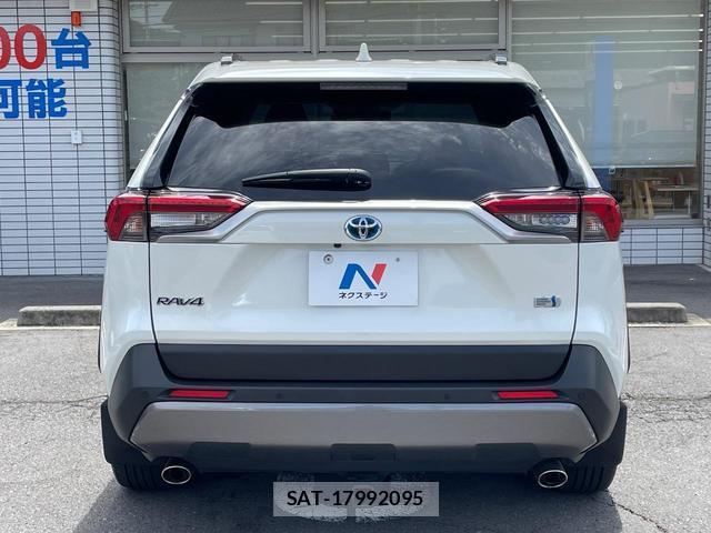 Toyota RAV4 2021-08 8646858-13