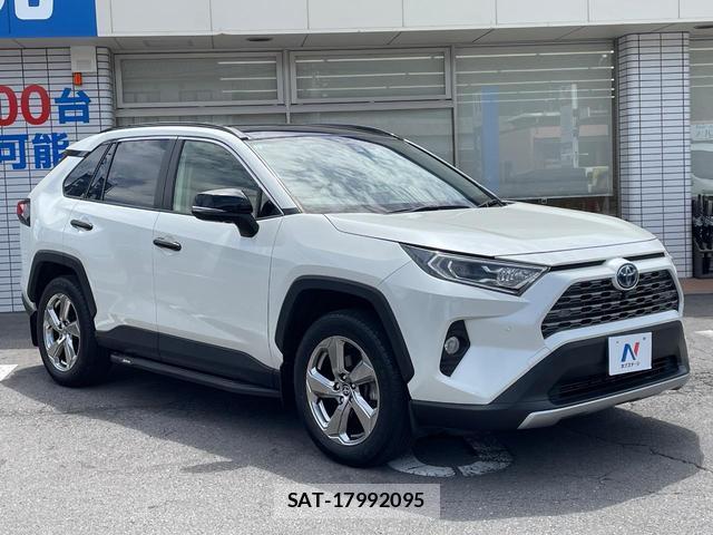 Toyota RAV4 2021-08 8646858-14