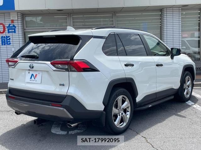 Toyota RAV4 2021-08 8646858-15