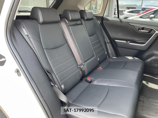 Toyota RAV4 2021-08 8646858-8