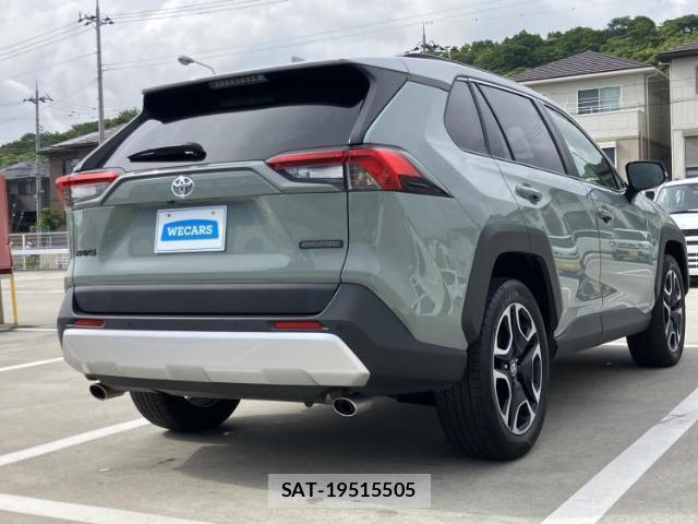 Toyota RAV4 2021-05 8647112-2