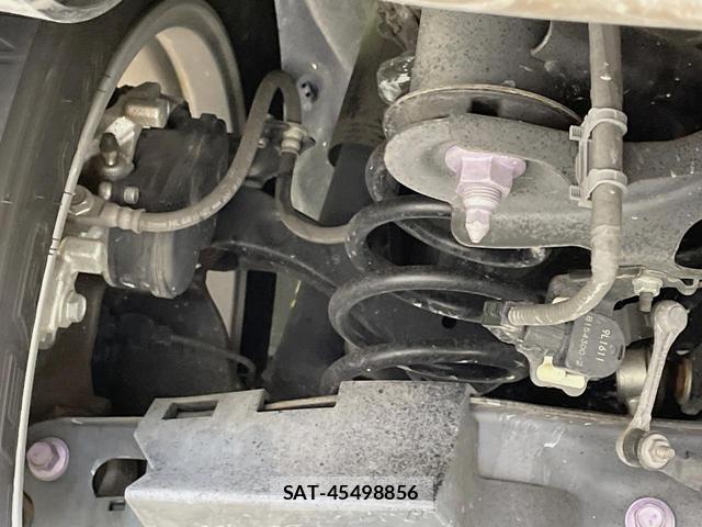 Toyota RAV4 2020-01 8647517-19