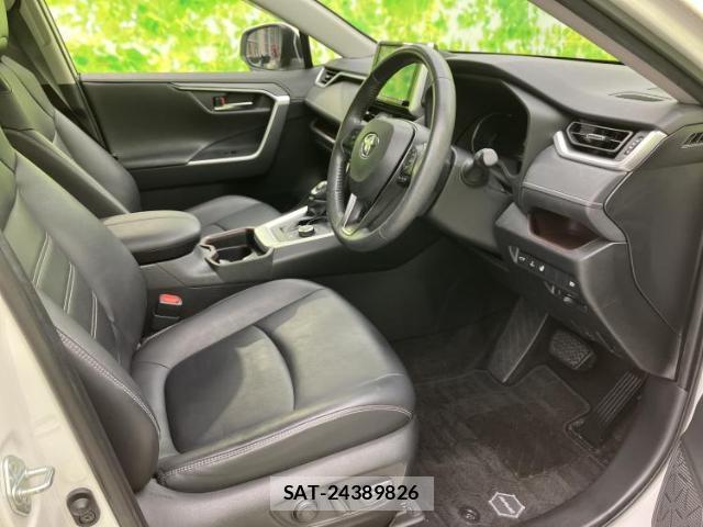 Toyota RAV4 2019-08 8647952-3