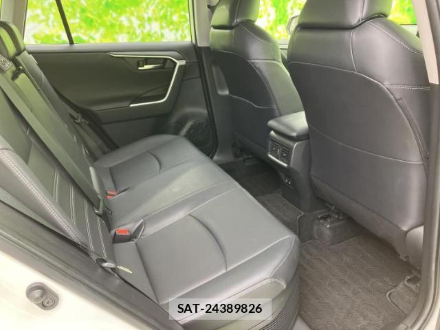 Toyota RAV4 2019-08 8647952-4