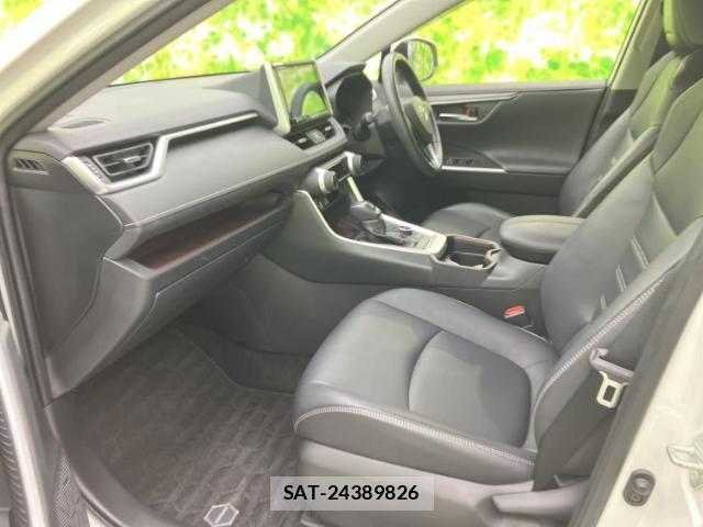 Toyota RAV4 2019-08 8647952-6