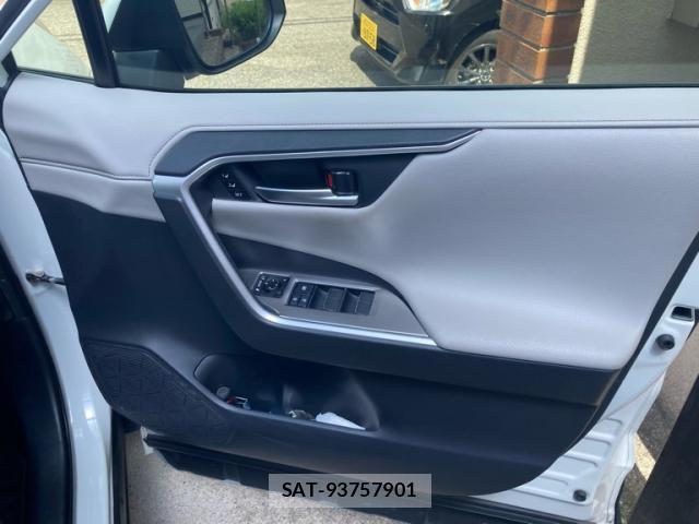 Toyota RAV4 2019-09 8648477-10