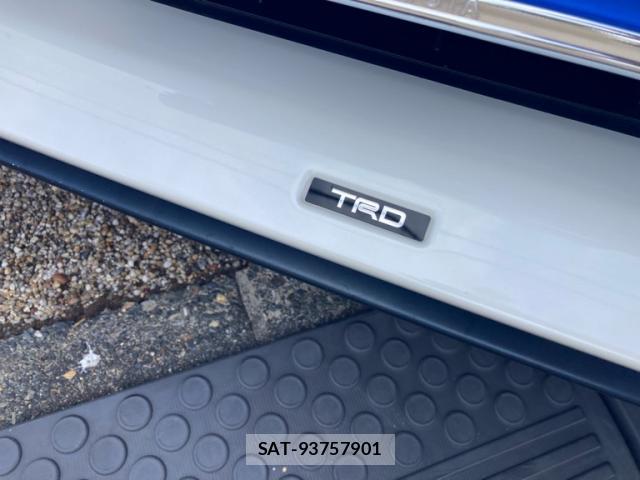 Toyota RAV4 2019-09 8648477-12