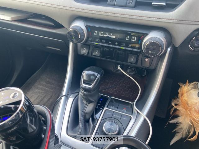Toyota RAV4 2019-09 8648477-16