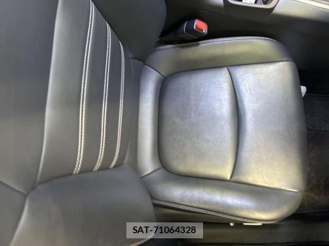 Toyota RAV4 2019-09 8648990-12