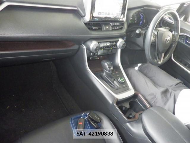 Toyota RAV4 2020-05 8649034-2