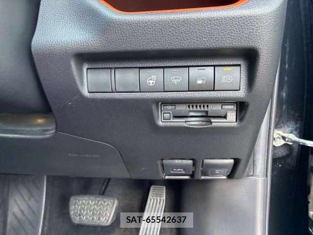 Toyota RAV4 2021-08 8649082-12