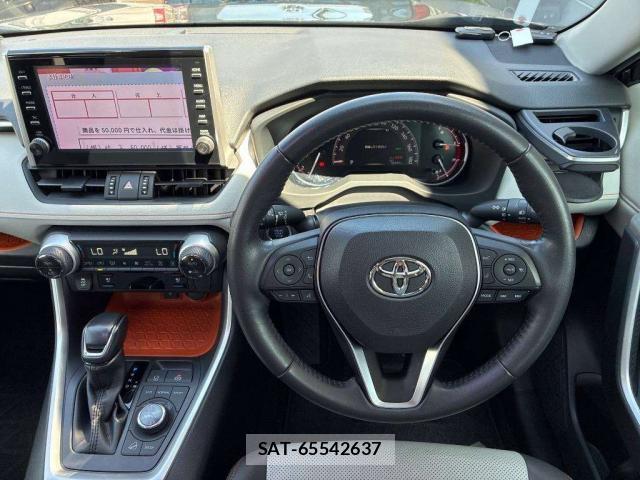 Toyota RAV4 2021-08 8649082-2
